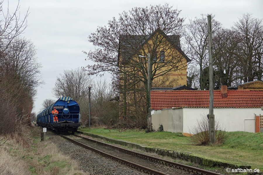 Durchfahrt in Großzöberitz.