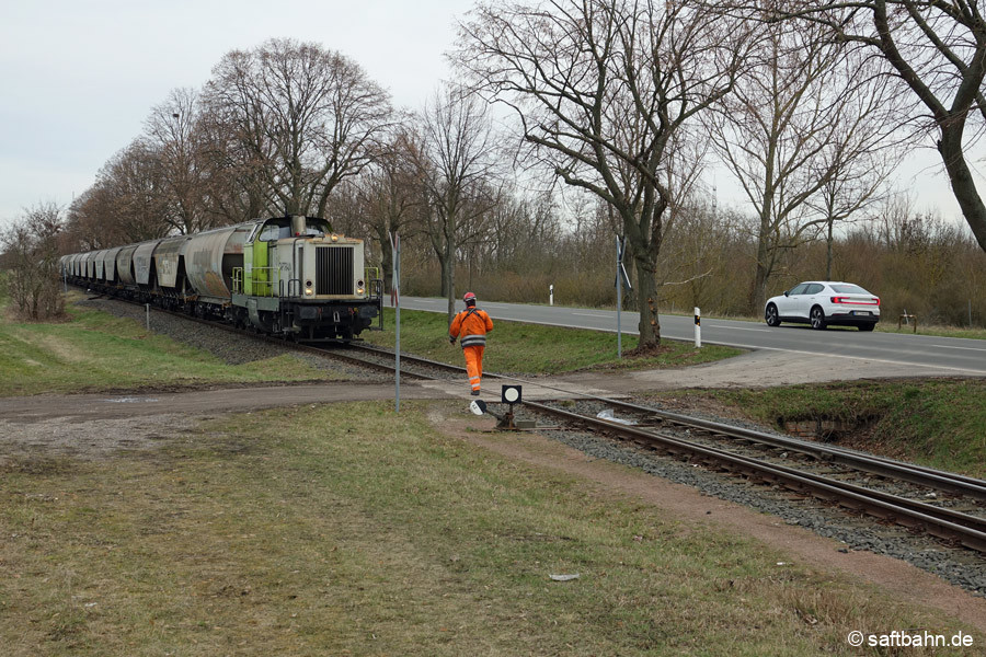 Nach Ankunft in Zörbig; V133 wurde abgehängt und in das Anschlussgleis der Verbio rangiert.