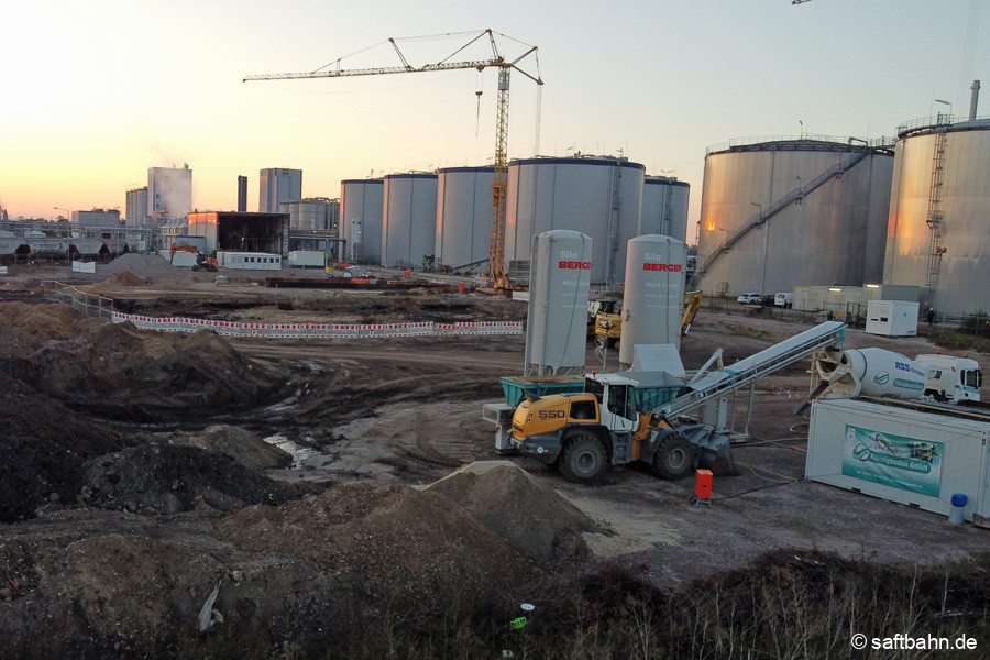 Arbeiten auf dem Areal des neuen Werkes der Nippon Gases.