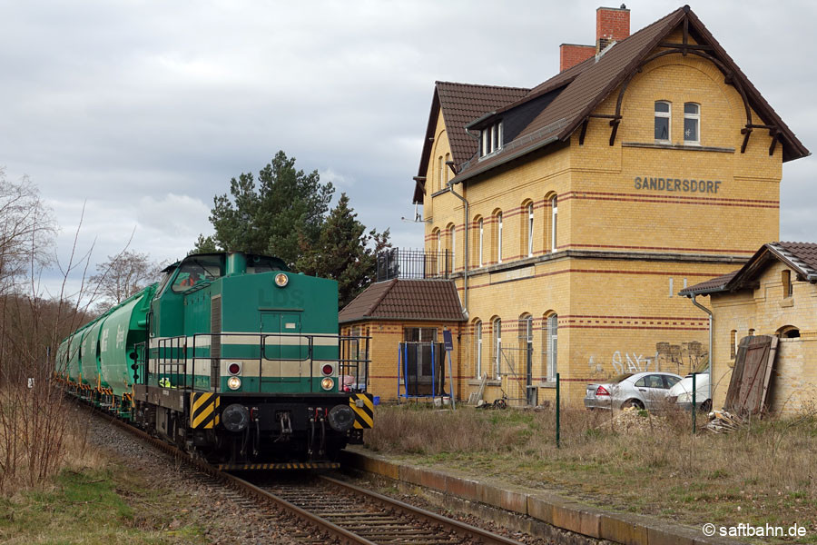 Einfahrt Sandersdorf; ehemaliger Kreuzungsbahnhof der Saftbahn bis Ende 2002.